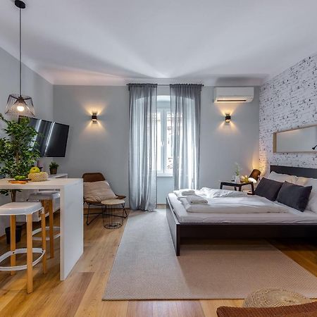Adria Square Studios Rijeka Luaran gambar
