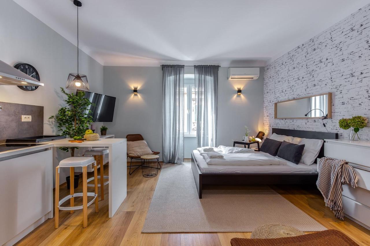 Adria Square Studios Rijeka Luaran gambar