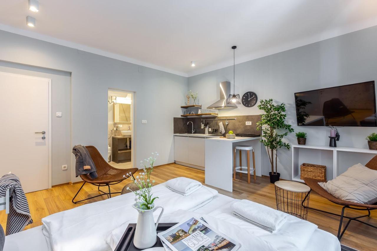 Adria Square Studios Rijeka Luaran gambar