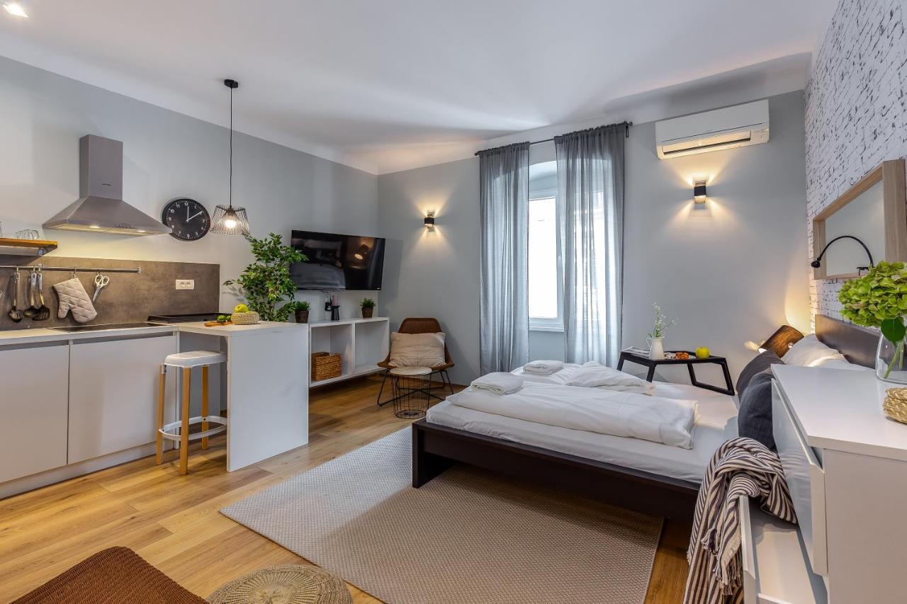 Adria Square Studios Rijeka Luaran gambar
